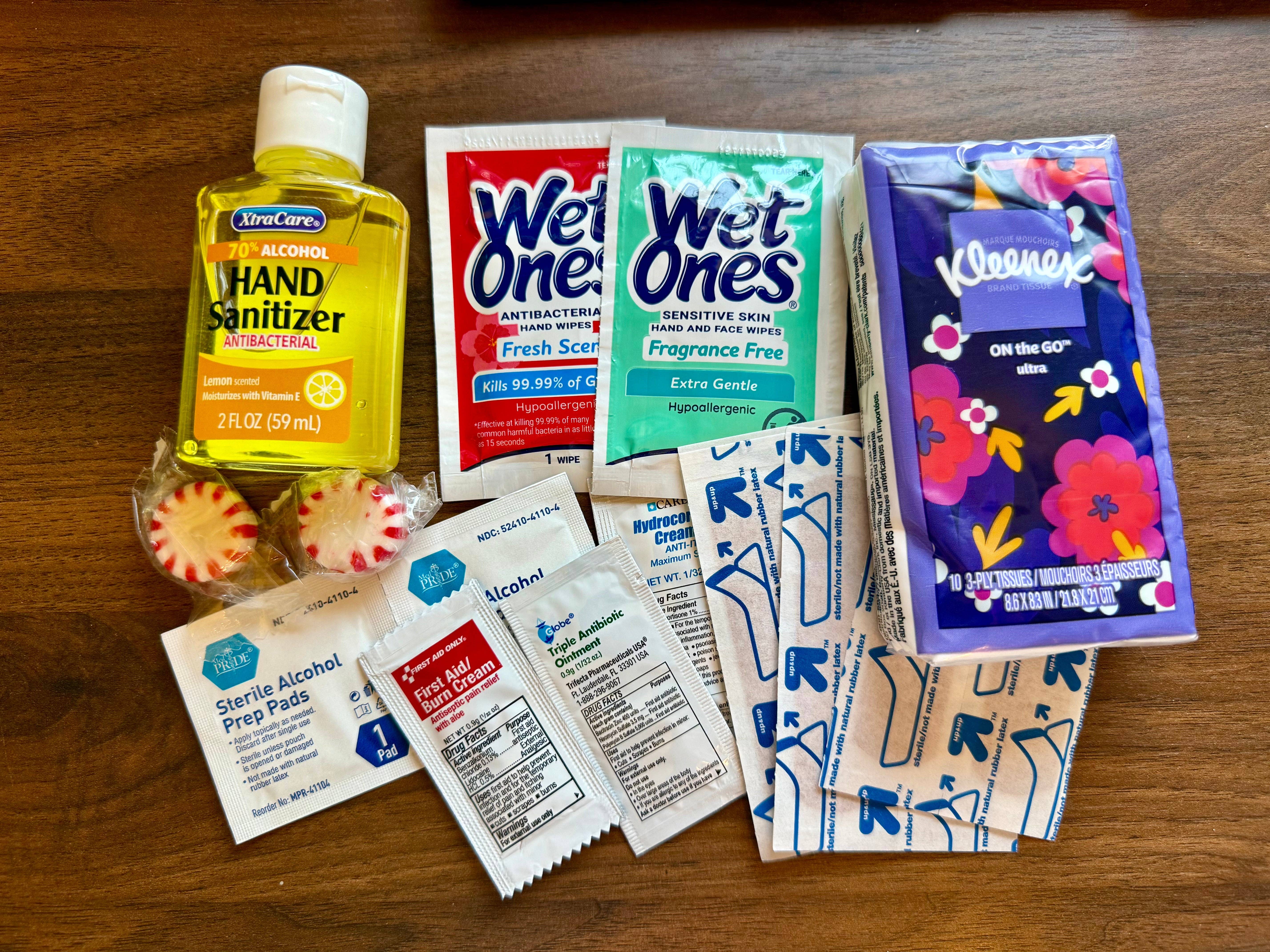 Tiny Sparrow Designs - Vente Trousse de premiers secours - Ensemble Ouch Pouch à emporter4