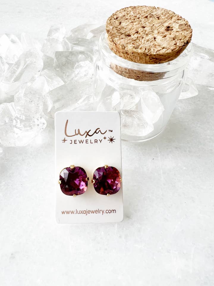 Clous de couleur améthyste pour la vente par Luxa Jewelry