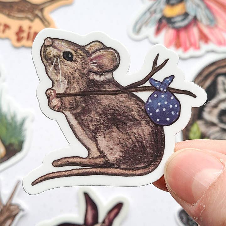 Avontuurlijke muis! Waterdichte sticker | Cadeau-idee voor natuurkunst voor wholesale door To Draw Attention