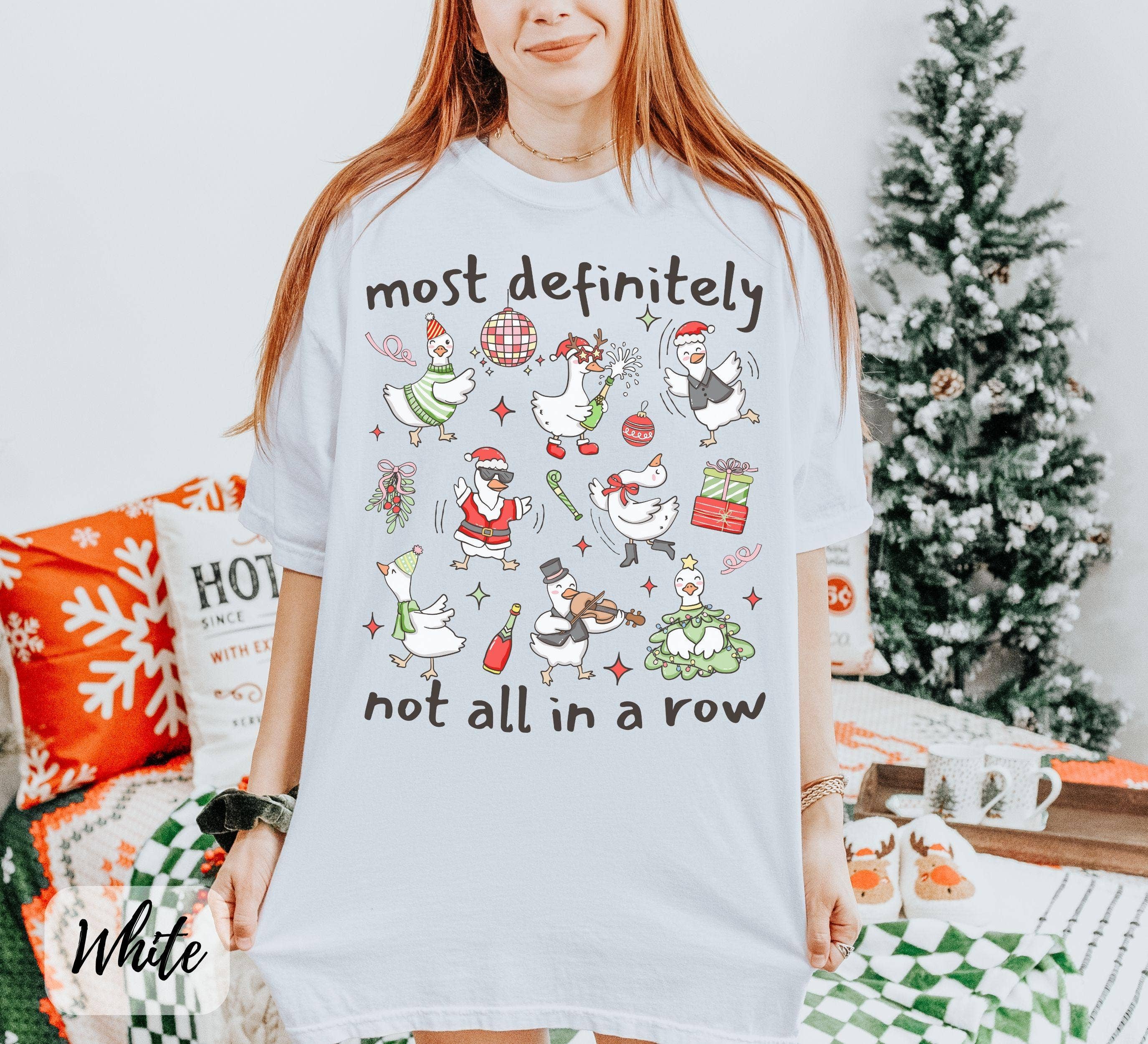 Glaime – Engroshandel Grafisk t-shirt - Dame – Silly Goose Christmas Comfort Colors T-shirt & Sweatshirt4