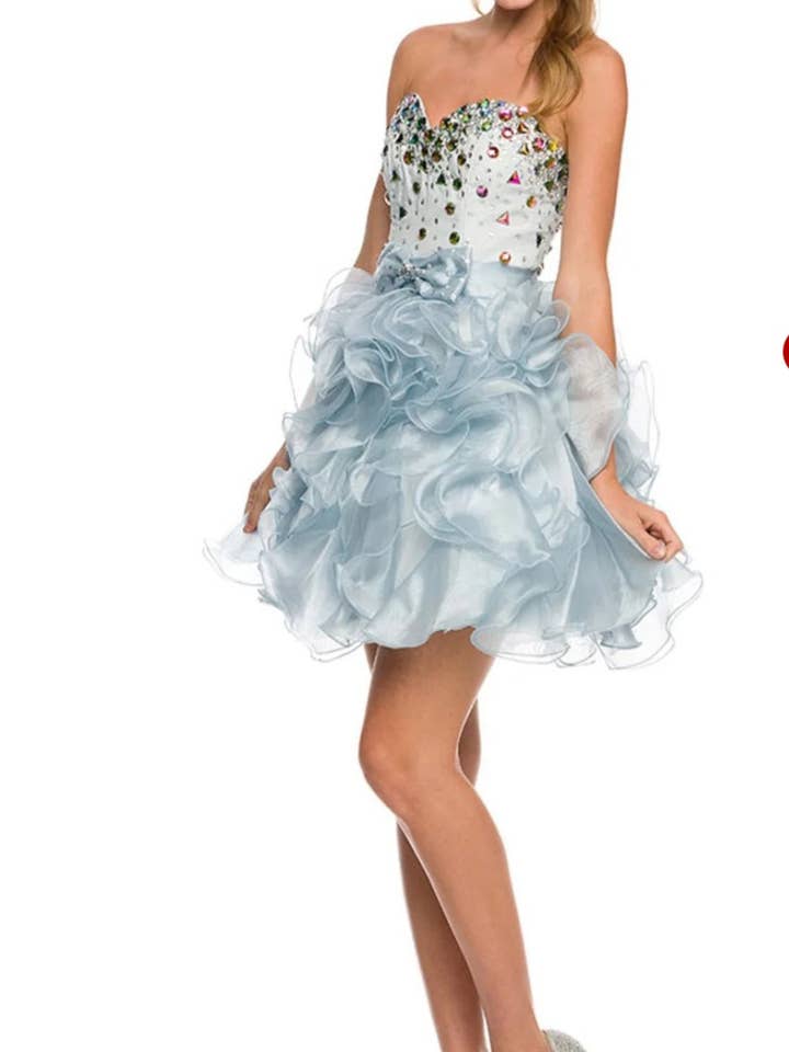 Vestito da festa azzurro chiaro per la vendita all'ingrosso da parte di Eclectic Wallflower Boutique