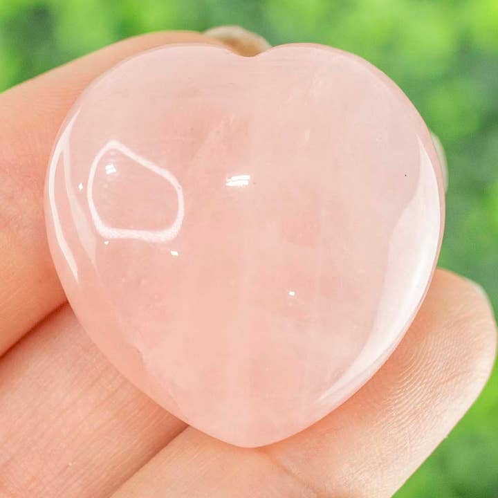Pierre cœur en quartz rose 30 mm pour la vente par Adalyn's Crystals