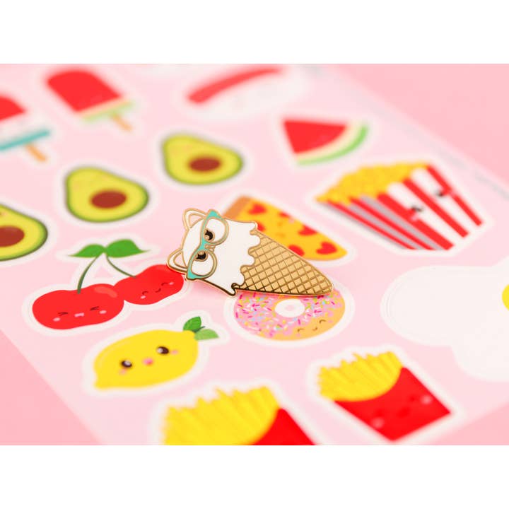 Studio Inktvis - Wholesale Lapel Pin/Button - Cat Ice cream Enamel pin4