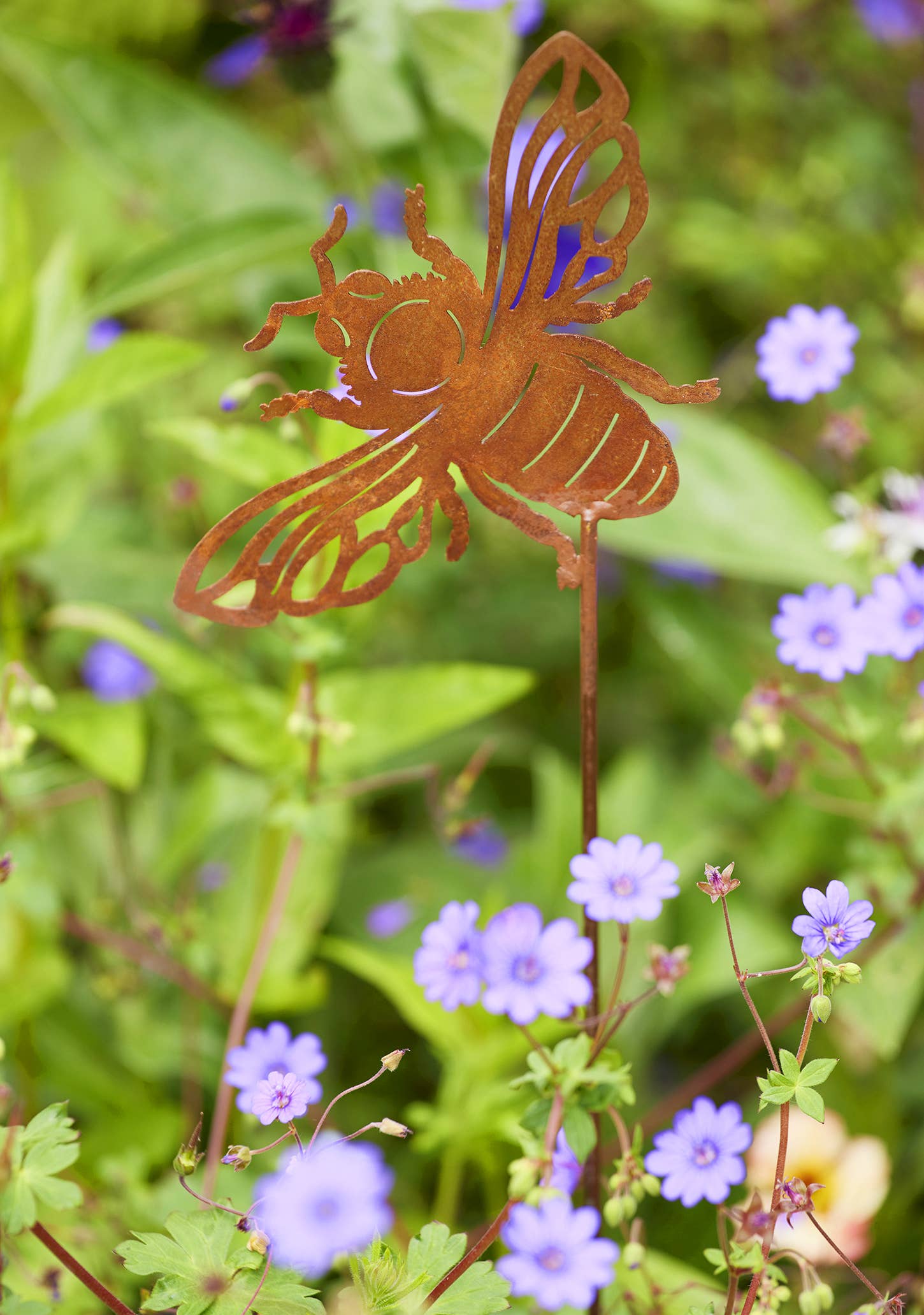 Namaste – wholesale Garden/lawn stake – Rustic Garden Stake Bee1
