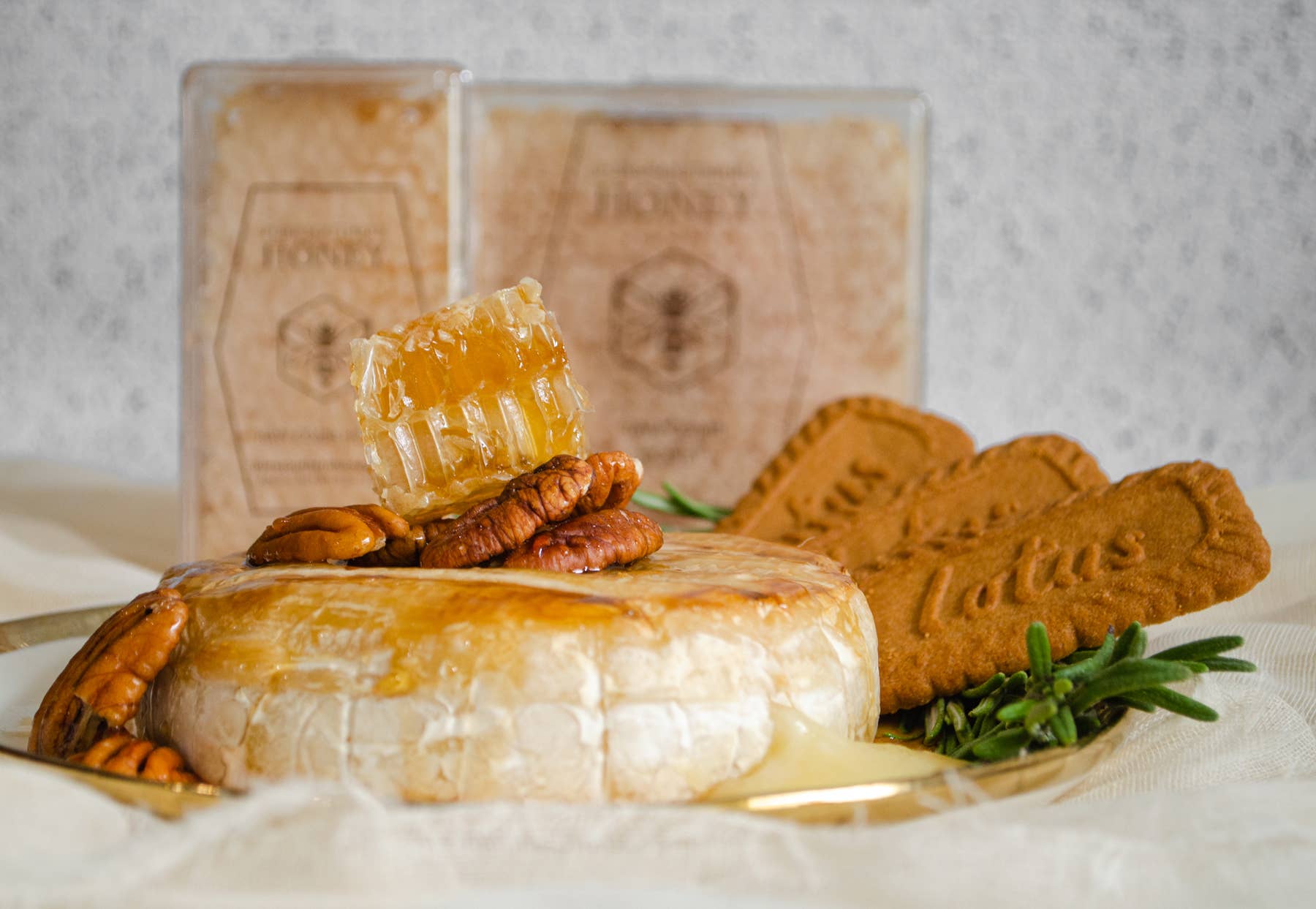 Pure Southern Honey - Wholesale Honey - Honeycomb 7 Oz (12)7