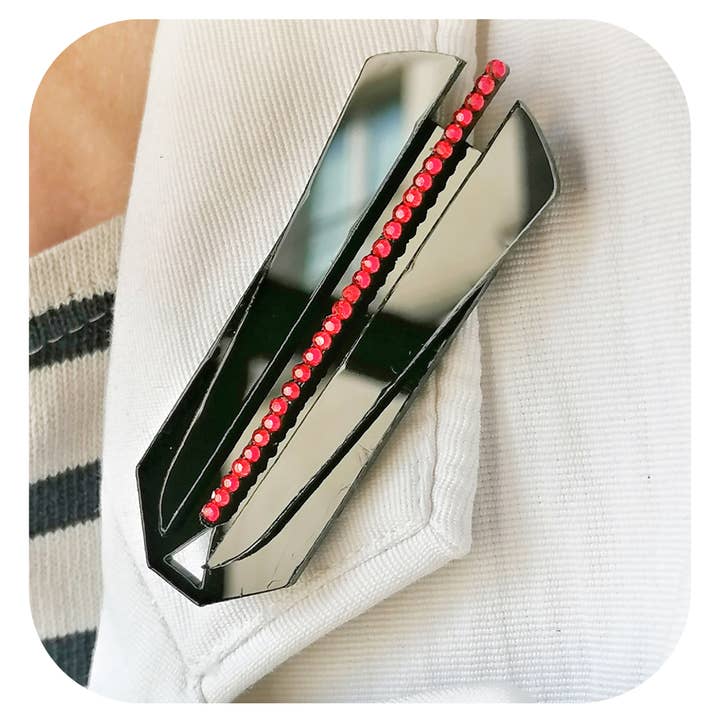 George rhinestone red magnetic brooch for wholesale by Madame Hippolyte