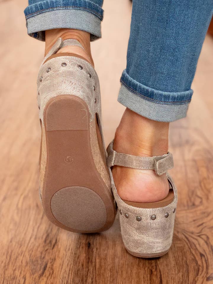 1 the Woman - Wholesale Sandals - Women's - Vintage Leather Stitching Studded Wedge Sandals