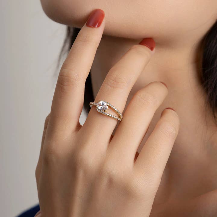 Dissoo® 1.0 ct Oval Cut Split-Shank Pavé Moissanite Engagement Ring in Gold Vermeil for wholesale by Dissoo