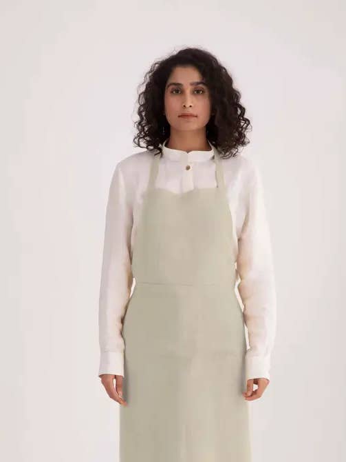 Tablier Nœud Classique en Lin Uni – Cuisine Quotidienne pour la vente par Live Linen