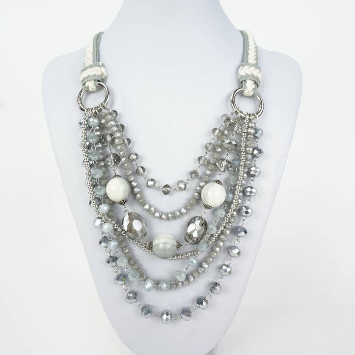 Victoria Moda - Wholesale Pendant/Charm Necklace - Short necklace with crystal bead chains1