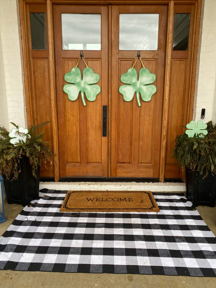 Support de porte Clover pour la vente par Lovely Reese