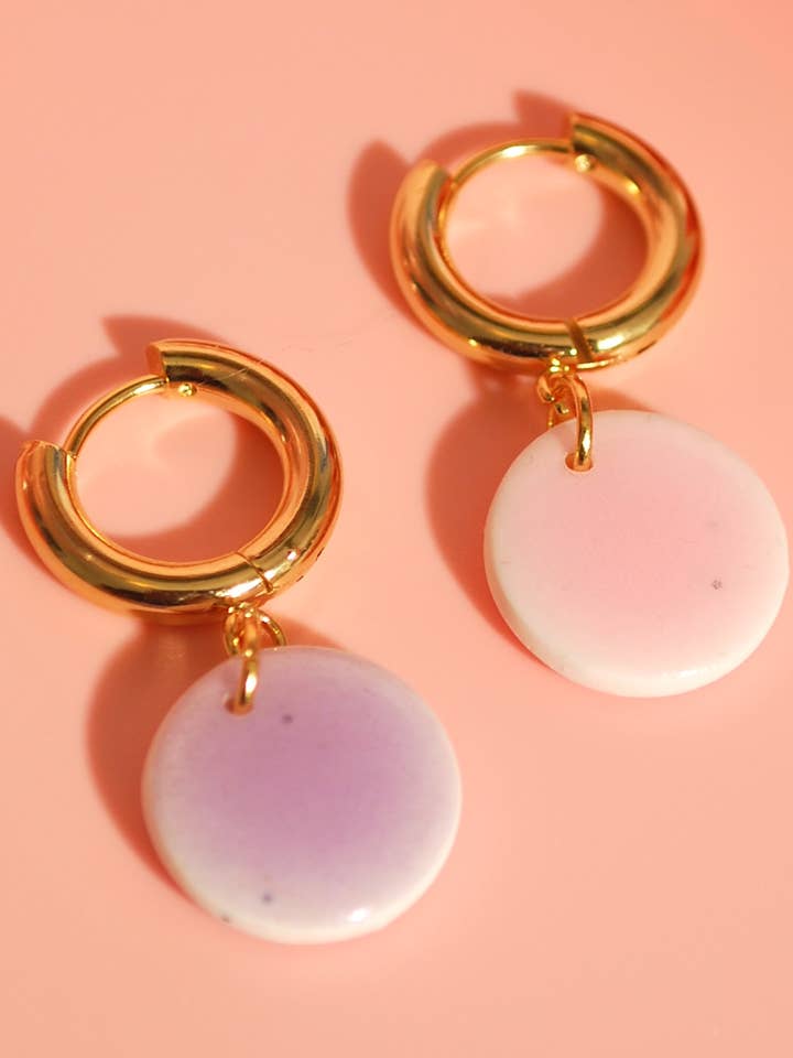 Minimalistiska creoler | Handgjorda och förgyllda med 24K guld för wholesale av Santøclay Handmade