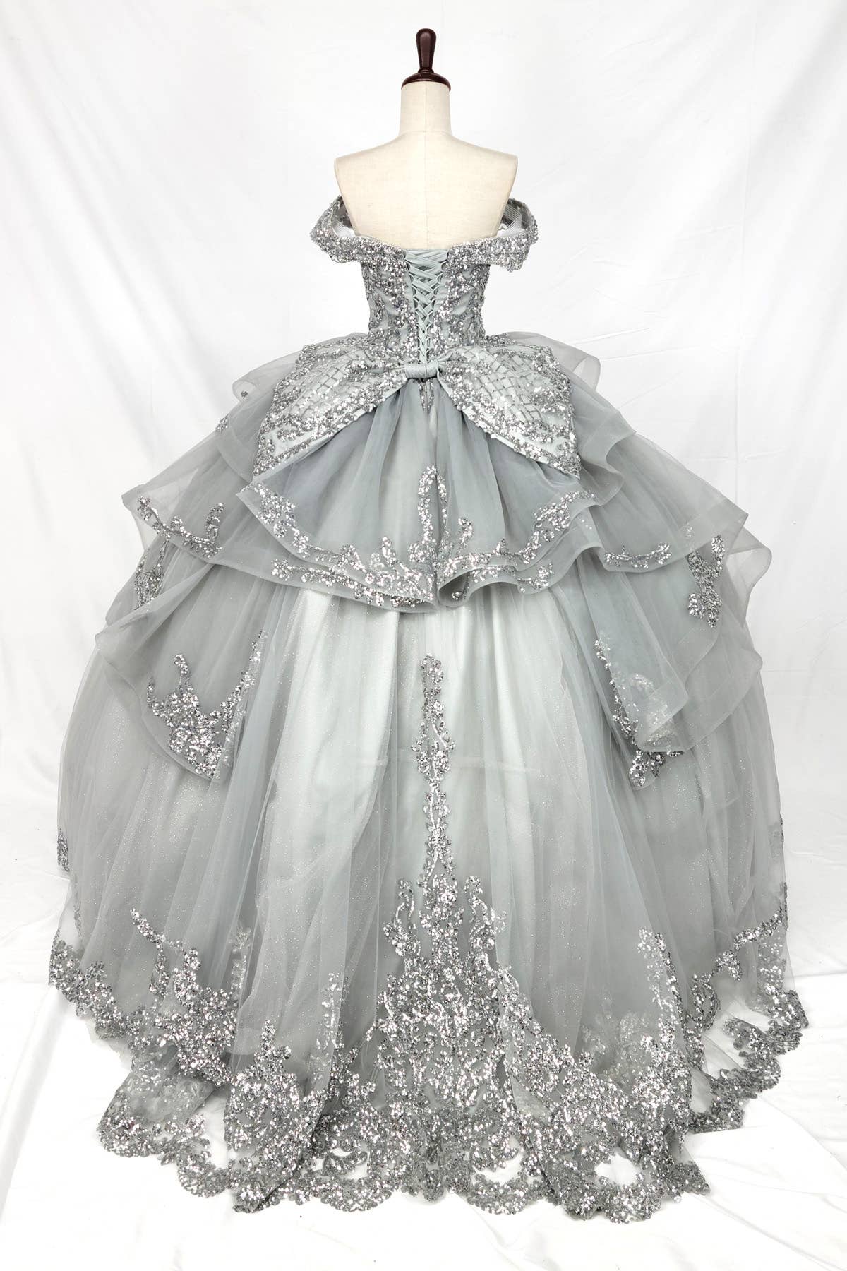 Chicas - Wholesale Dress - Women's - Multilayered Quince Dress With Bow and Sequins CHF30638