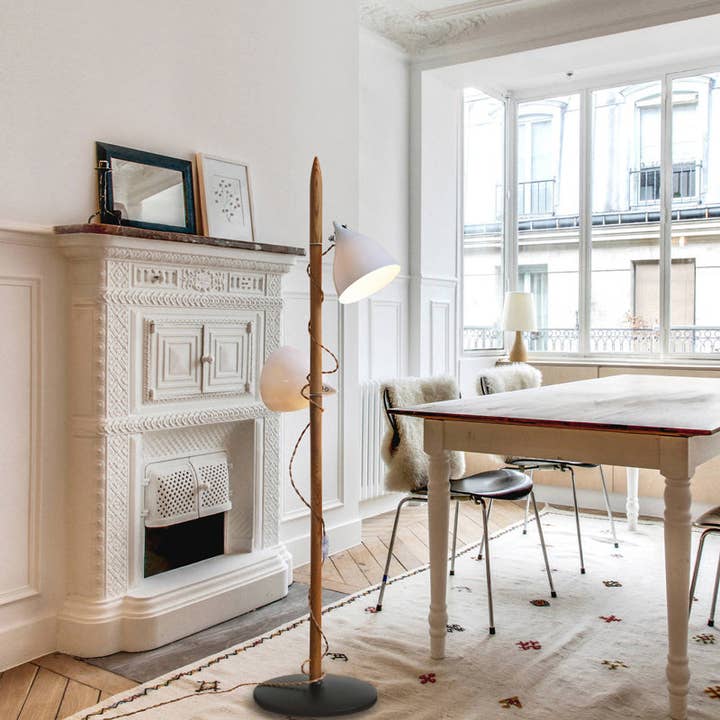 LE PERCHOIR - Stehlampe 130cm - Goldenes Holz für den Großhandel von Tsé & Tsé