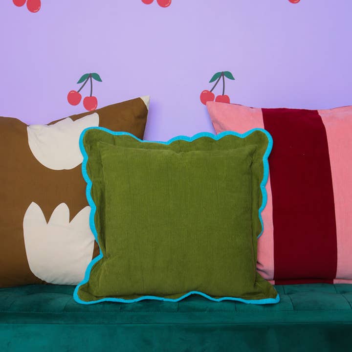 Mosey Me - Vendita all'ingrosso Cuscini decorativi - Cuscino in velluto a coste con bordatura smerlata - Pistacchio1