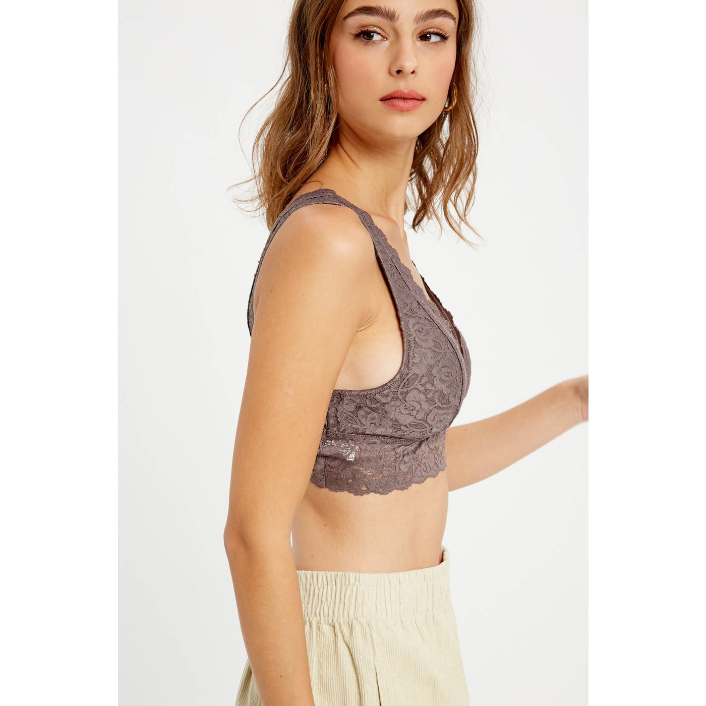 Wishlist Apparel - Vente Brassière – femme - BRASSIÈRE REMBOURRÉE À COL EN V EN DENTELLE FESTONNÉE/T8233_P25