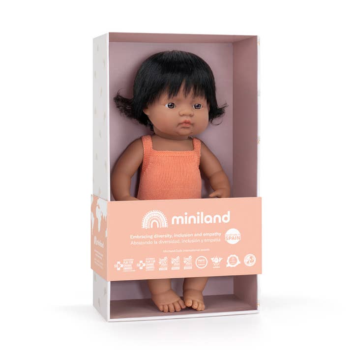 Miniland Educational - Vente Poupée – enfant - Barboteuse colorée en forme de poupée hispanique de 15 pouces en forme de saumon1