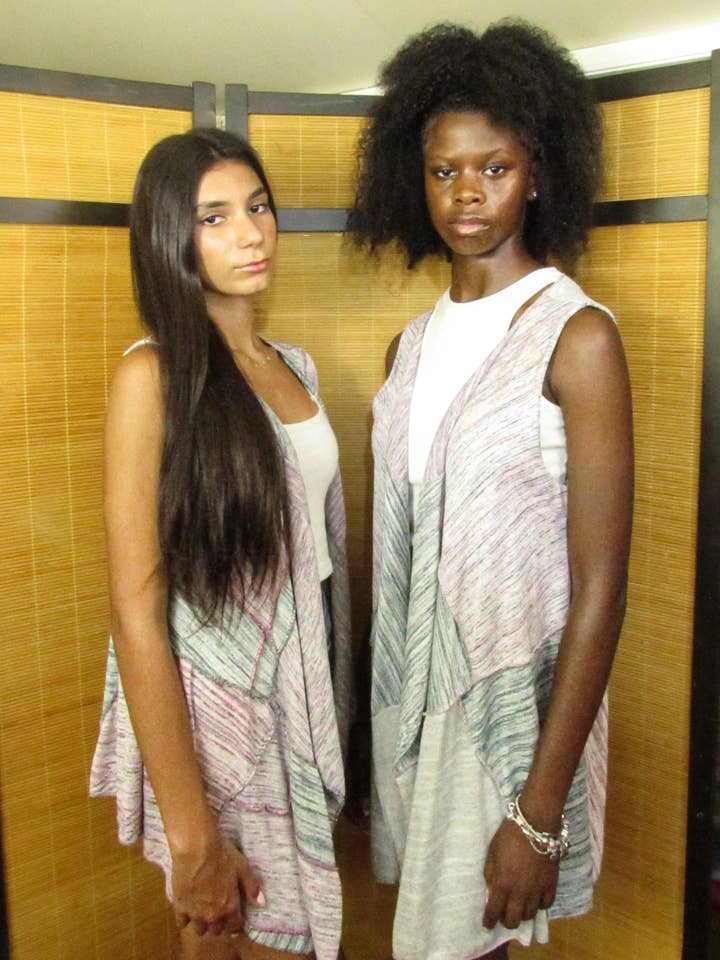 Gilet sans manches en Pink Fusion pour la vente par IWANCIW functional funware