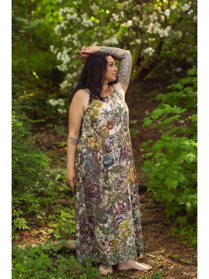 Market of Stars (USA) - Wholesale Dress - Women's - Love Grows Wild Bohéme Long Maxi Slip Dress w/ Bees Floral14