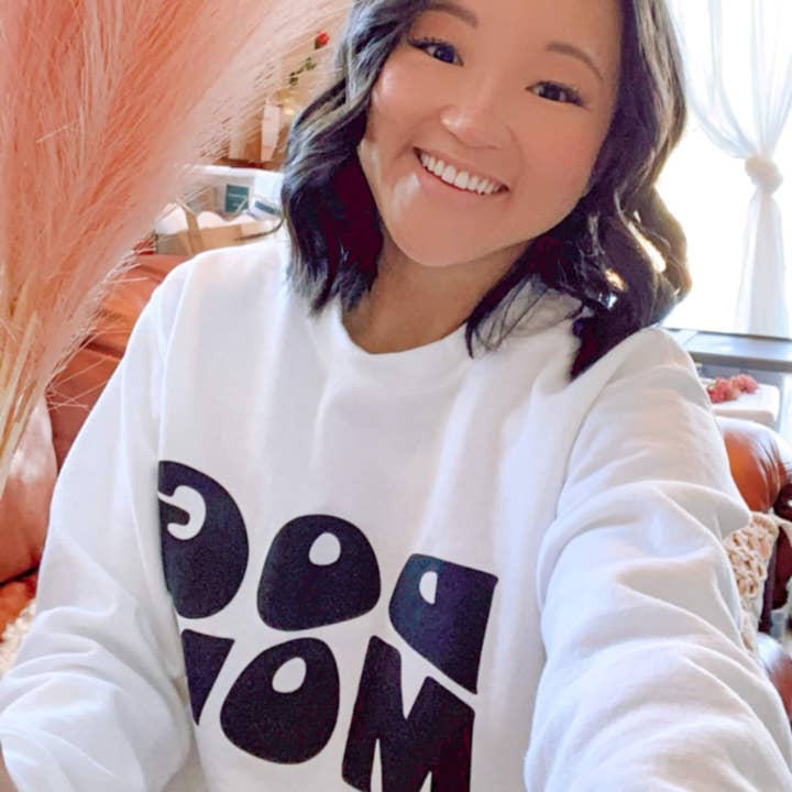 Petphoria – wholesale Graphic sweatshirt – Women’s – Dog Mom Sweater | Dog Lover Apparel