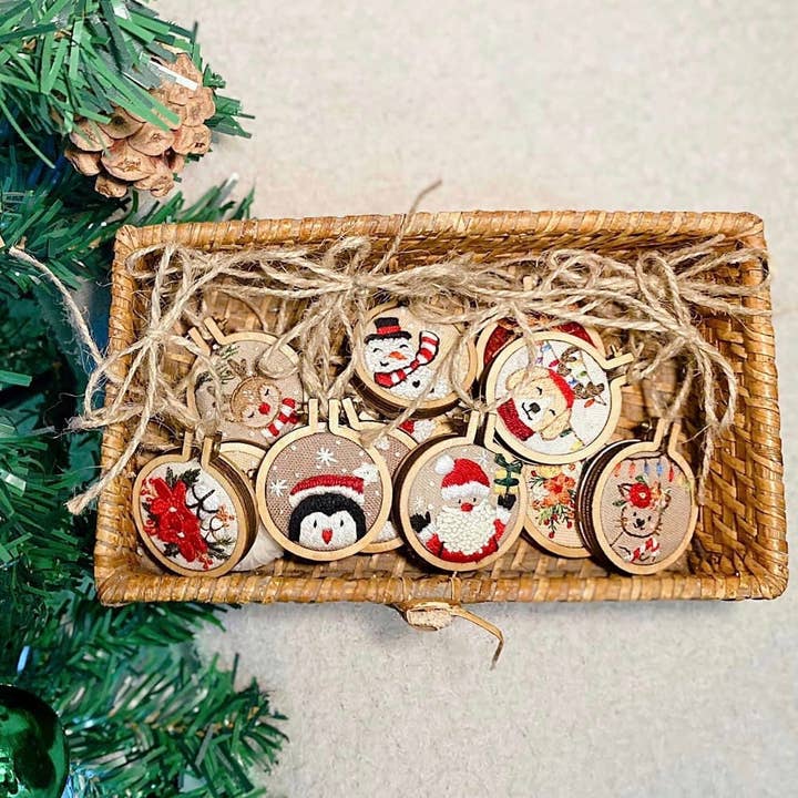 Quince Fables - Wholesale Ornament - Embroidered Christmas Ornaments With Wooden Frame 🪡3