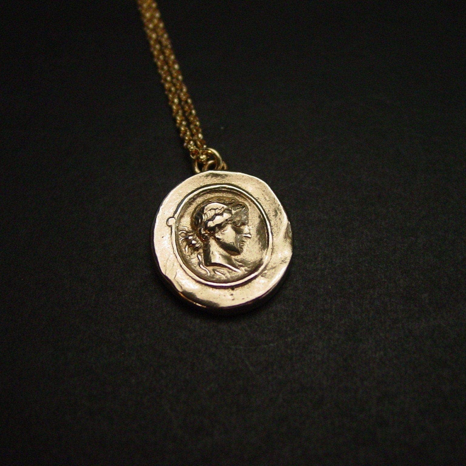 Vis a Vis Jewelry - Wholesale Pendant/Charm Necklace - Demeter Necklace0