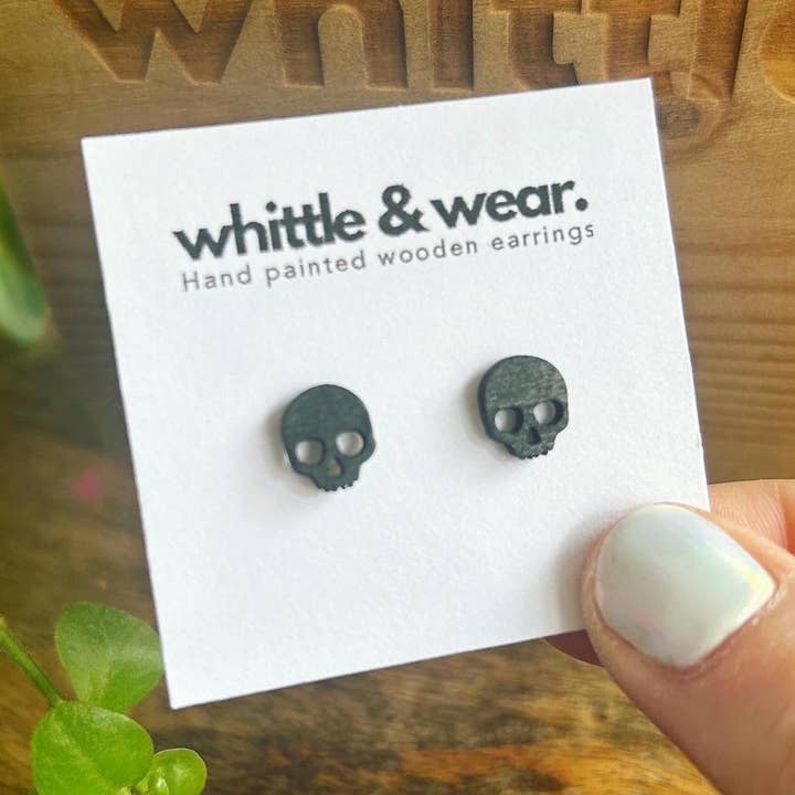 Etched skull. Black for wholesale by Whittle and Wear