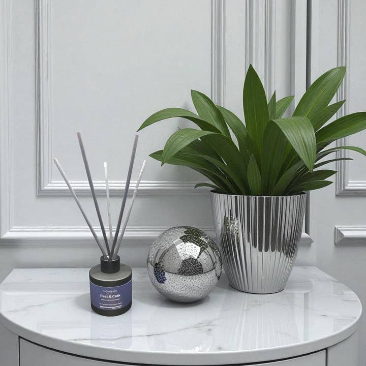 Peat and Cask Reed Diffuser for wholesale by Nóisin íon