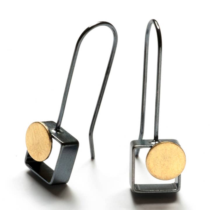 MJ10LE — Kleine quadratische Ohrringe mit Punkten, französischer Draht für den Großhandel von ASHKA DYMEL Studio