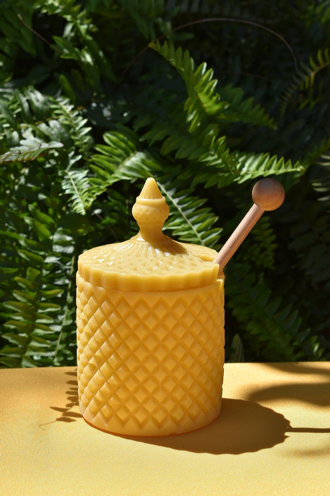 Brown's Creek Honey Farm - Wholesale Honey Pot - Raw Beeswax Honey Jar1