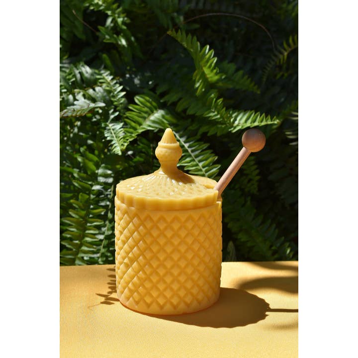 Brown's Creek Honey Farm - Wholesale Honey Pot - Raw Beeswax Honey Jar1