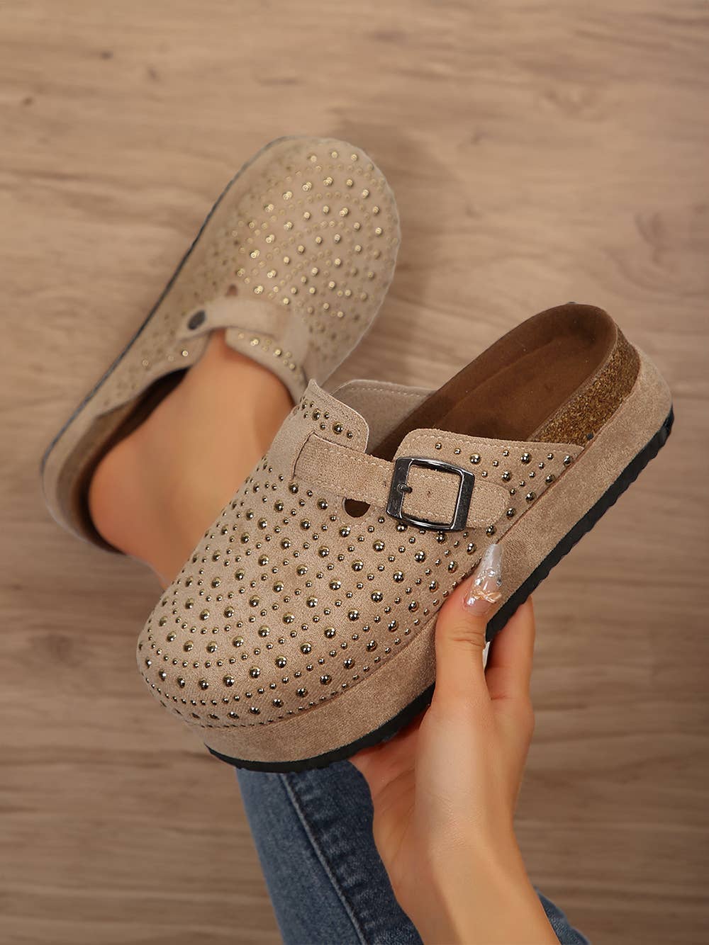 1 the Woman - Vente Sandales – femme - Mules à plateforme à bout fermé avec boucle rivetée5