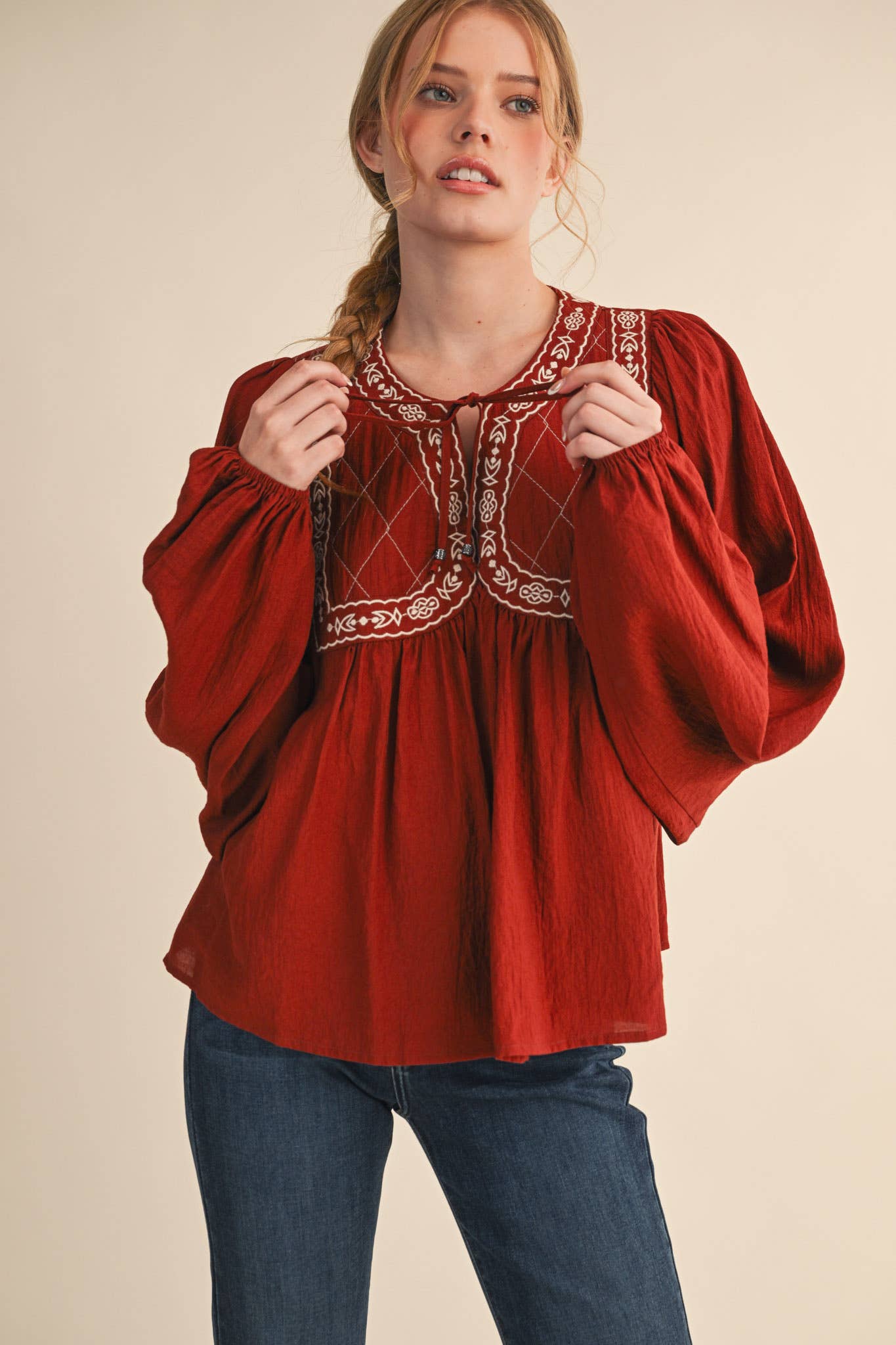 &MERCI - Vendita all'ingrosso Camicetta - Donna - Blusa con maniche a palloncino e rifiniture ricamate MTP42231