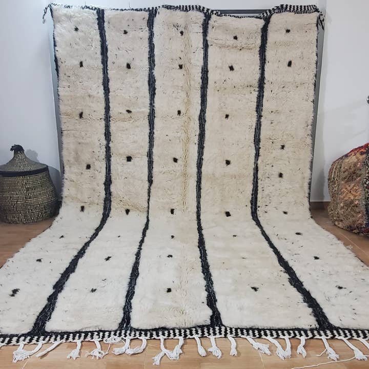 Handgeknoopte Beni Ourain Wol Vloerkleed 200× 300 cm 836 voor wholesale door Maroccarpets Poufs and pillows wholesale +31648976894