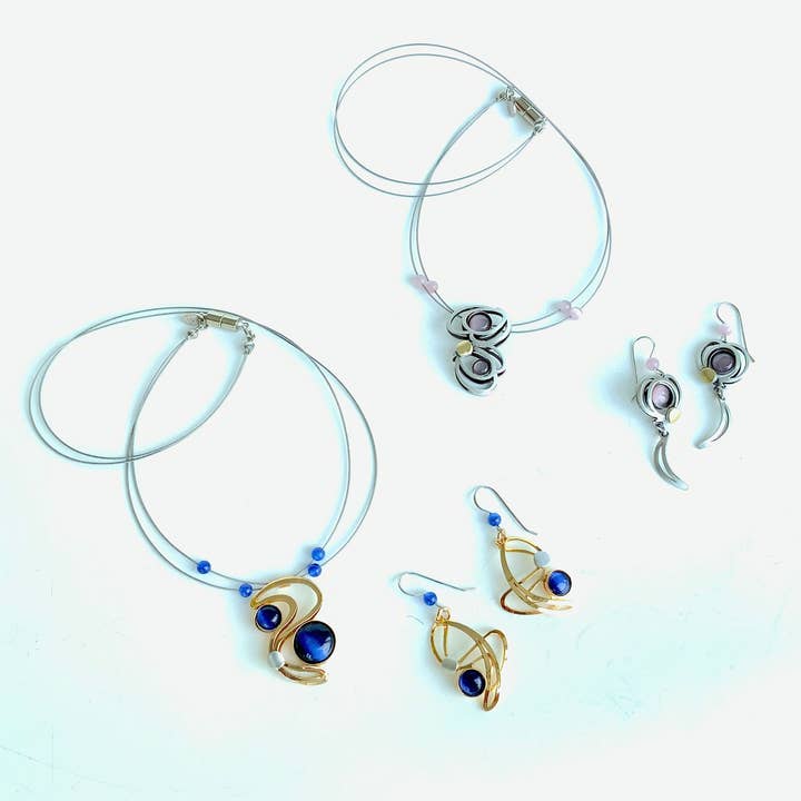 Christophe Poly / Crono Design - Vente Parures de bijoux - ENSEMBLES Préemballés (DFY1) - 6xColliers17'' & Ensembles d'Oreilles & Présentoirs Gratuits8