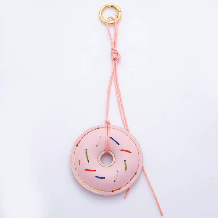 Donut Leren Tas Bedel, Sleutelhanger Leren Tas Accessoire ✦ BC-21WB117B BC-21WA117P voor wholesale door Simply Jewels