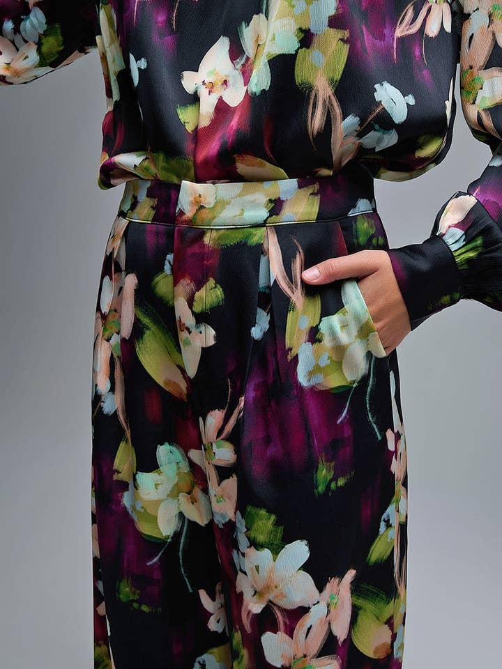 BLACK Floral-Print Flowing Pants in satin fabric with side pockets for wholesale on Faire1