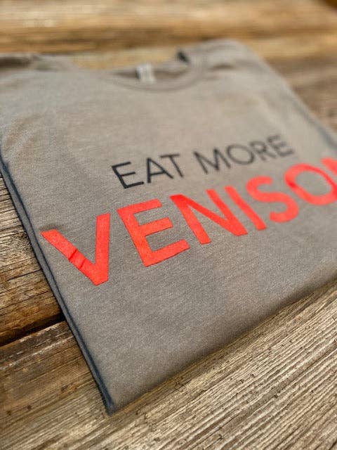 Camisa Eat More VENISON SS para venta al por mayor de Twin Feathers Outdoor Co