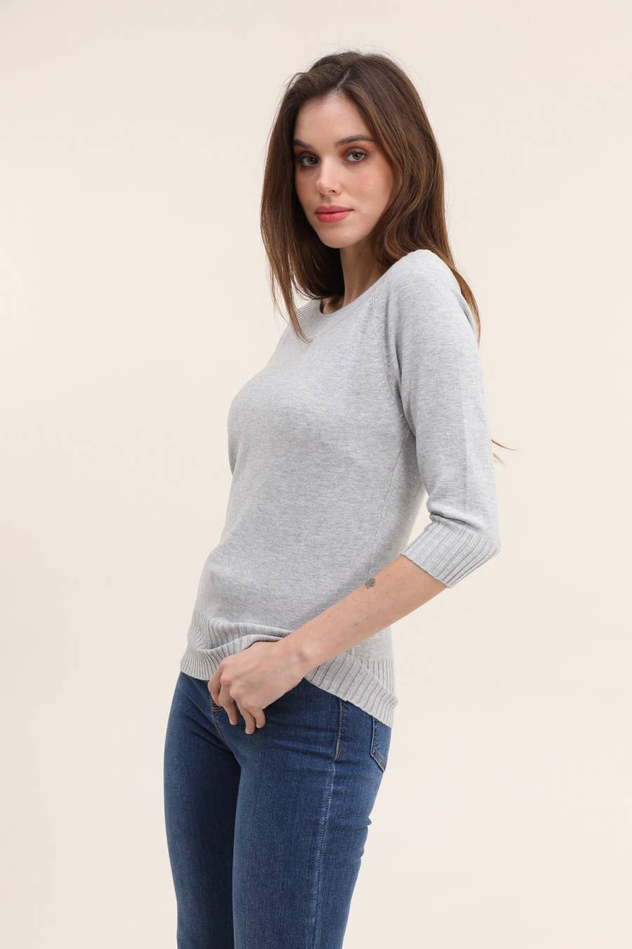 CHOKLATE PARIS – Engroshandel Pullover - Dame – Strikket bluse med bådudskæring og 3/4-ærmer - model 34111