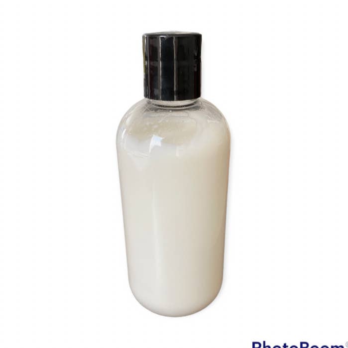 Lotion corporelle à l'ananas et pour la vente par A Queens’ Garden