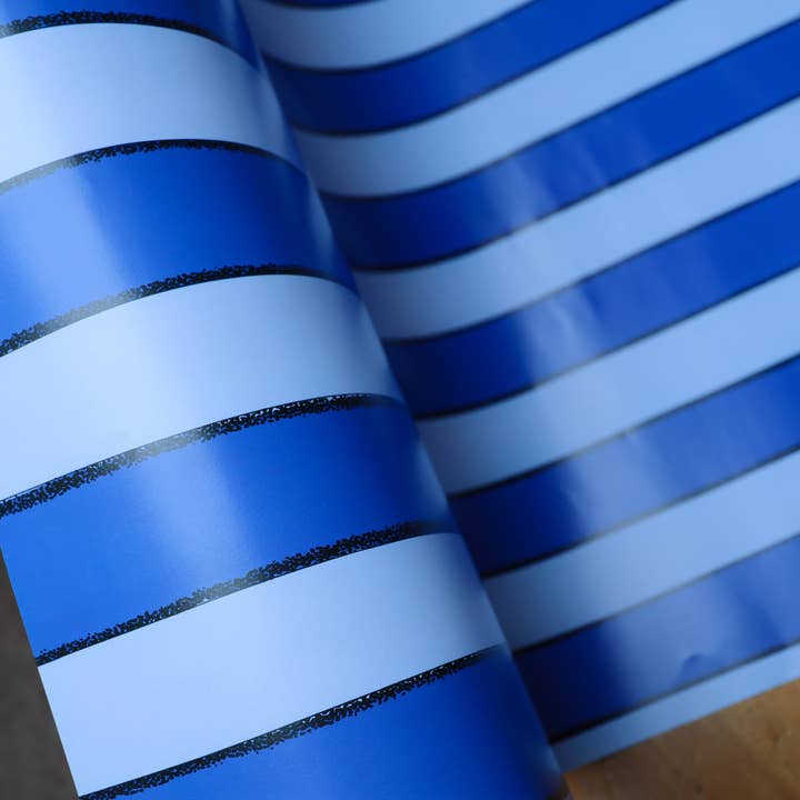 Stripey indpakningspapir, blå gaveindpakning for engroshandel hos Freya Niamh