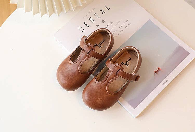 KiddieKickz - Vendita all'ingrosso Ballerine/mocassini - Bambini - Ballerine in pelle con cinturino a T per bambine: scarpe eleganti dal tocco retrò6