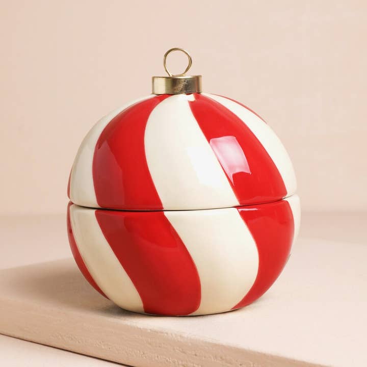 Lisa Angel - Wholesale Novelty candle - Candy Cane Stripe Cinnamon Bauble Candle Not available to EU3