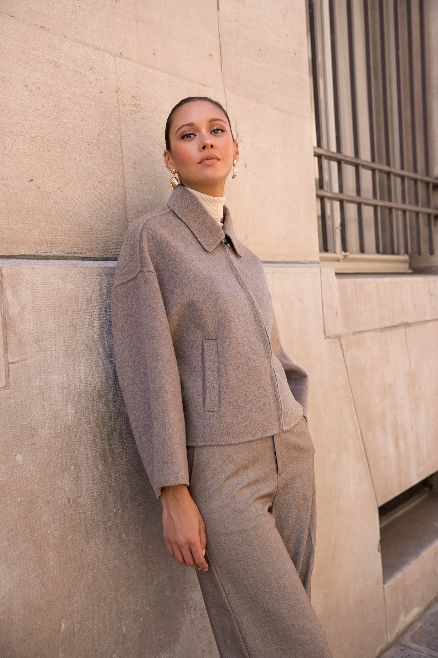 Attentif Paris - Wholesale Coat - Women's - Hand-sewn short coat in blended wool with zip closure42