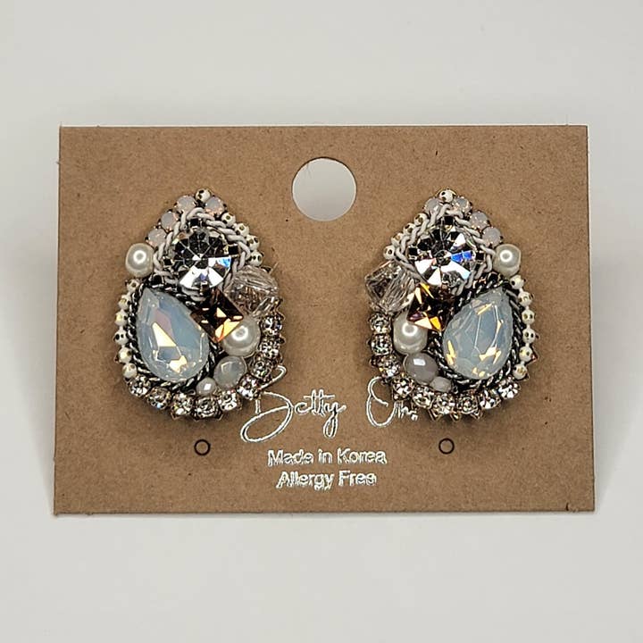 Handmade Post Earring for wholesale by BETTYOH INC