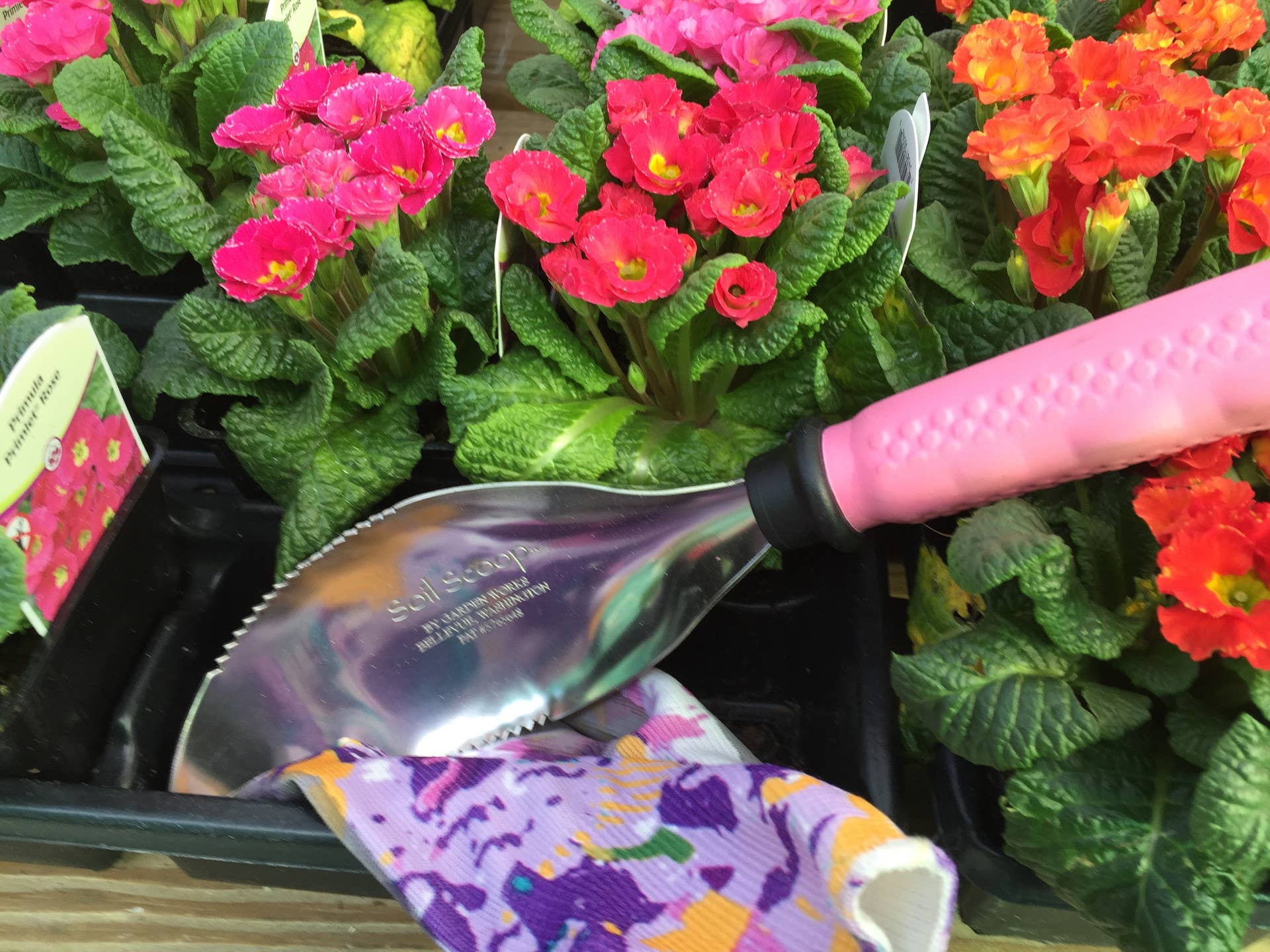 Garden Works - Wholesale Garden Tool - Soil Scoop™ - Comfort Grip - USA3