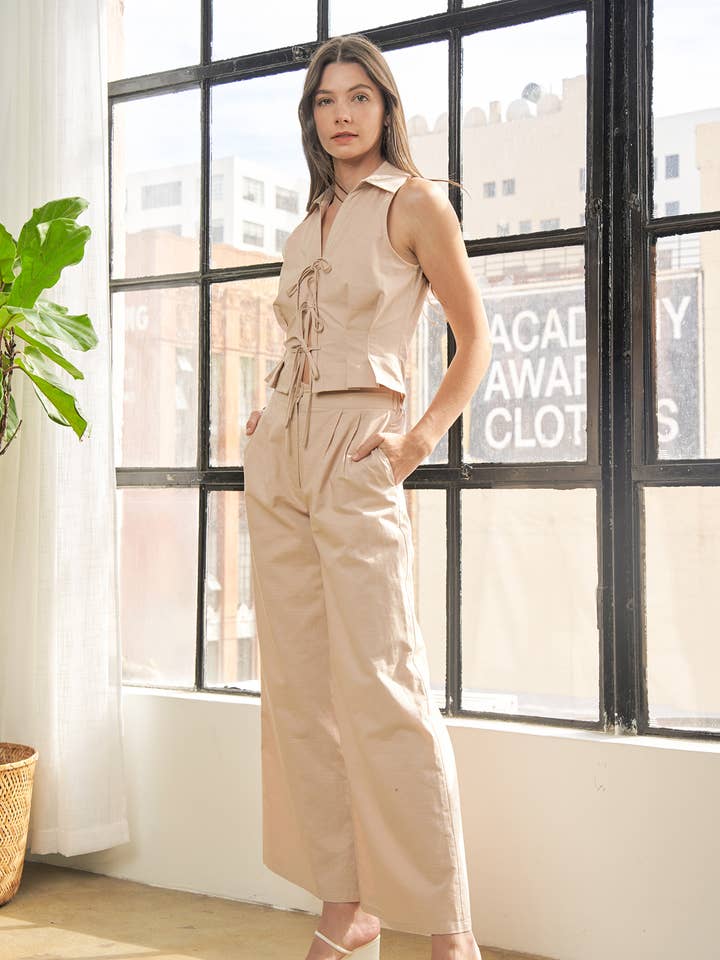 PLISSERAD VÄST MED MIDJEBAND FRAM & VIDA BYXOR - HSET0127 för wholesale av Hersy