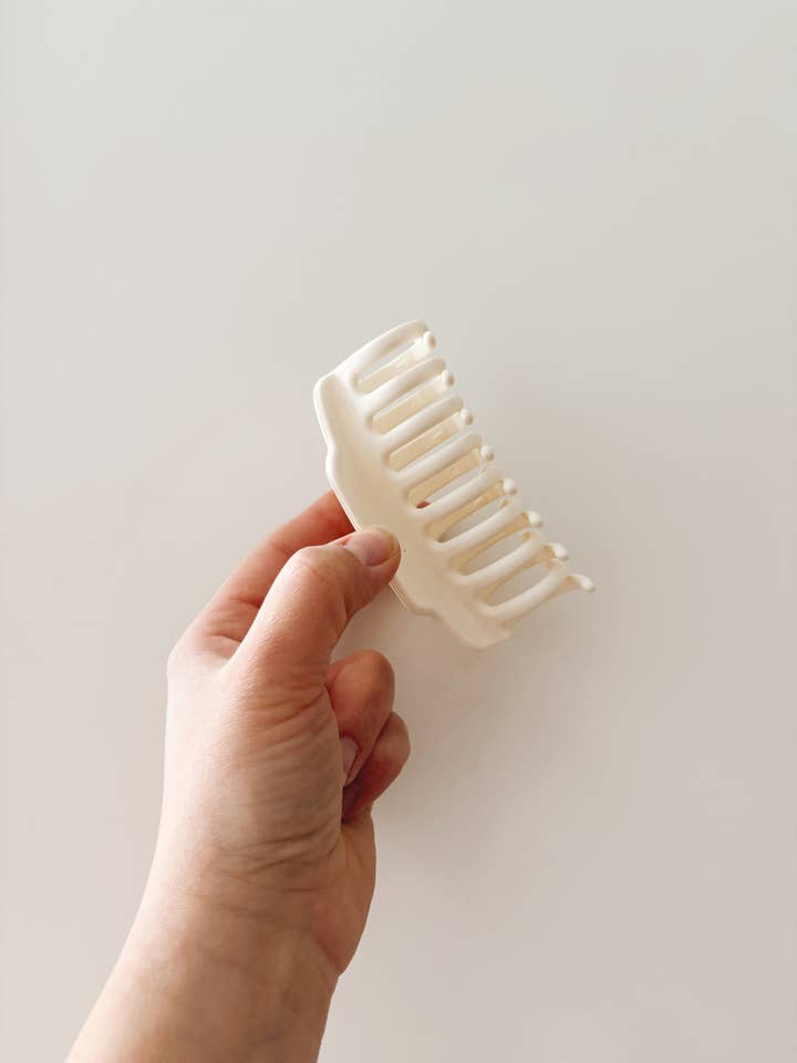 Clip a artiglio opaco classico per la vendita all'ingrosso da parte di Kitten Claws Clips