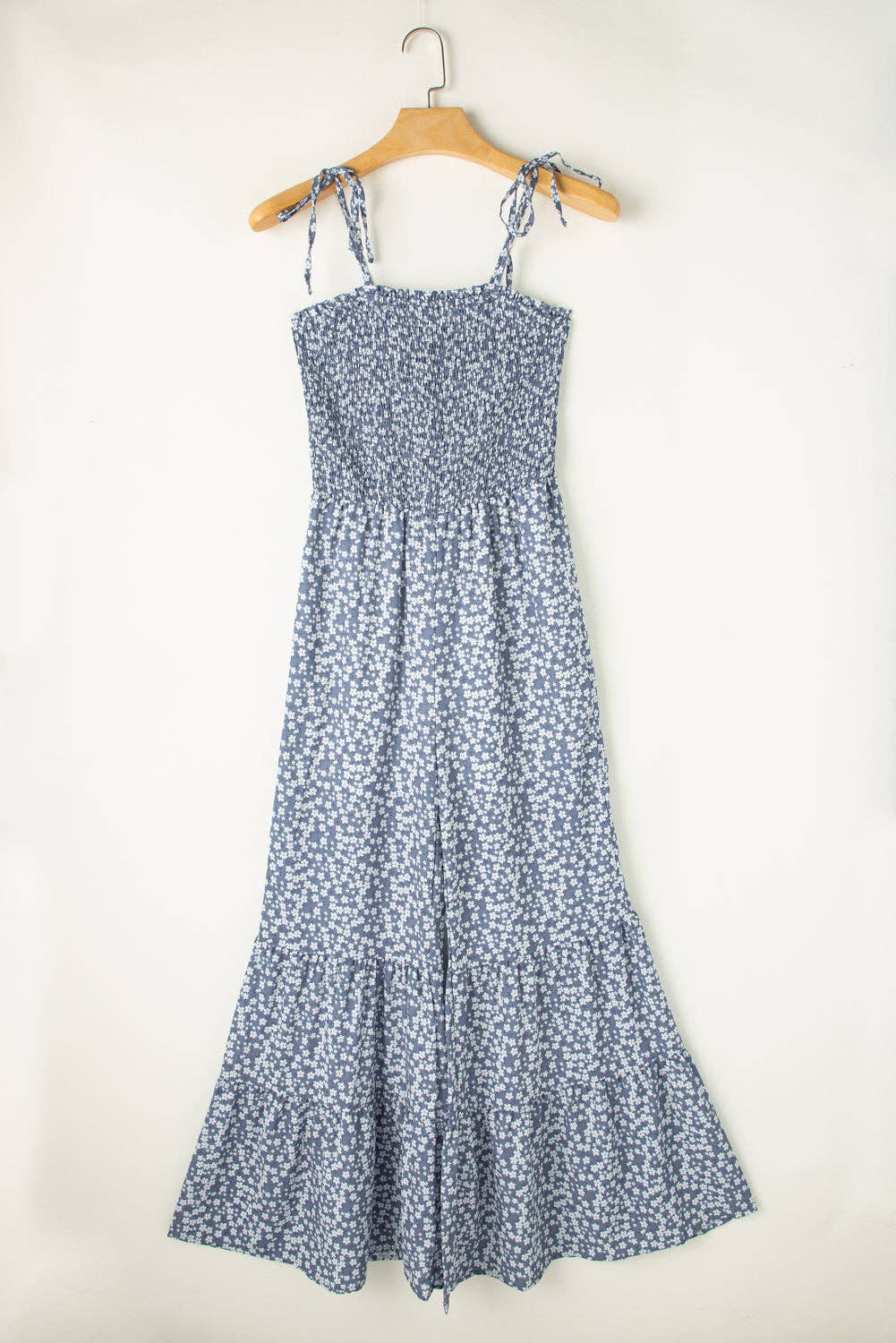 Lovesoft - Wholesale Jumpsuit - Dames - Jumpsuit met smalle bandjes en smockerlijfje en wijde pijpen en bloemenprint4