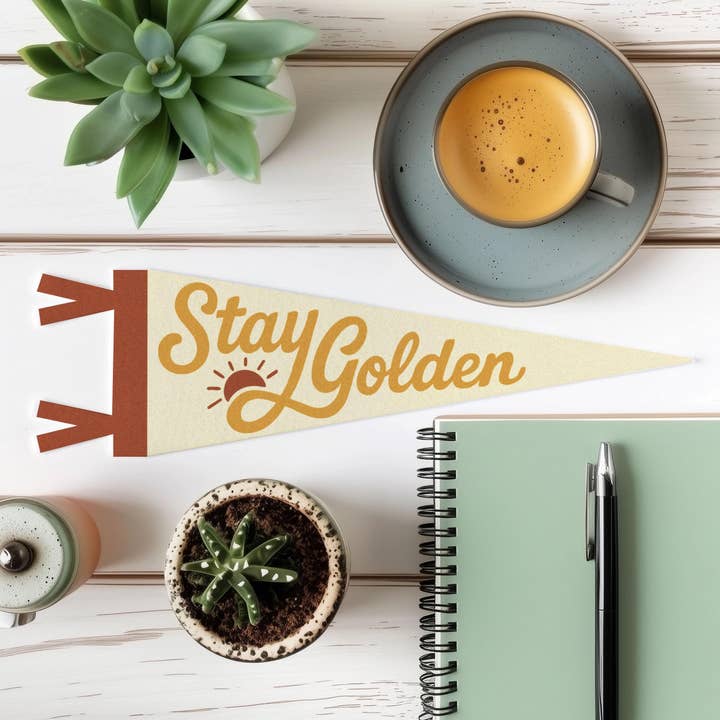 Bleib Gold Filz-Wimpel für den Großhandel von Benoit's Design Co.